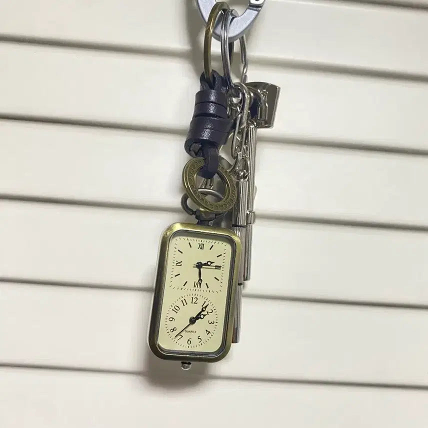 [BUNJANG] Vintage Watch Keychain with Multi-Tool / 빈티지 시계 키링