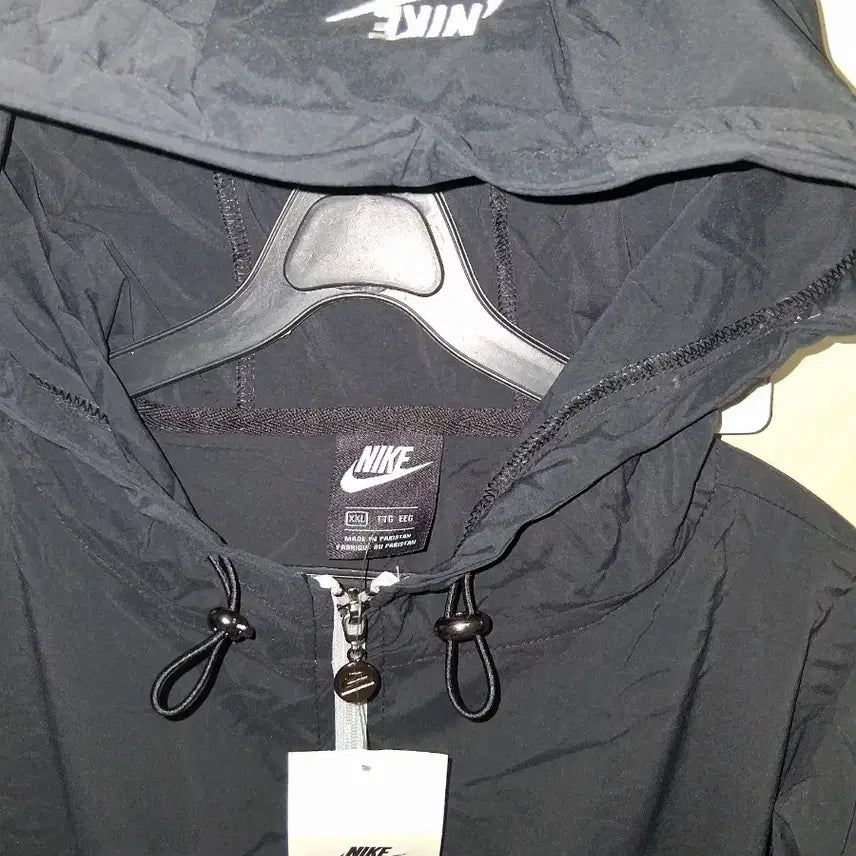[BUNJANG] Nike Hooded Windbreaker Jacket - Black, XXL / 나이키  후드 바람막이 XXL 새제품 블랙