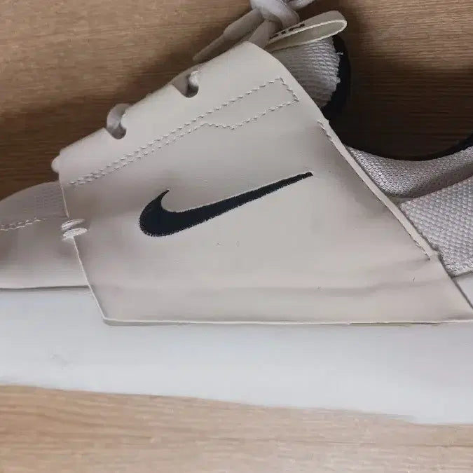 [BUNJANG] Nike E-Series AD Sneakers DV2436-100 / 나이키 E-시리즈 AD DV2436-100  // 280