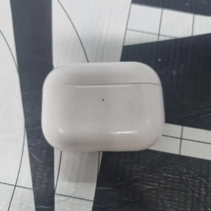 [BUNJANG] Apple AirPods Pro 2 Charging Cradle / 애플. 에어팟 프로2. 충전 크레들..