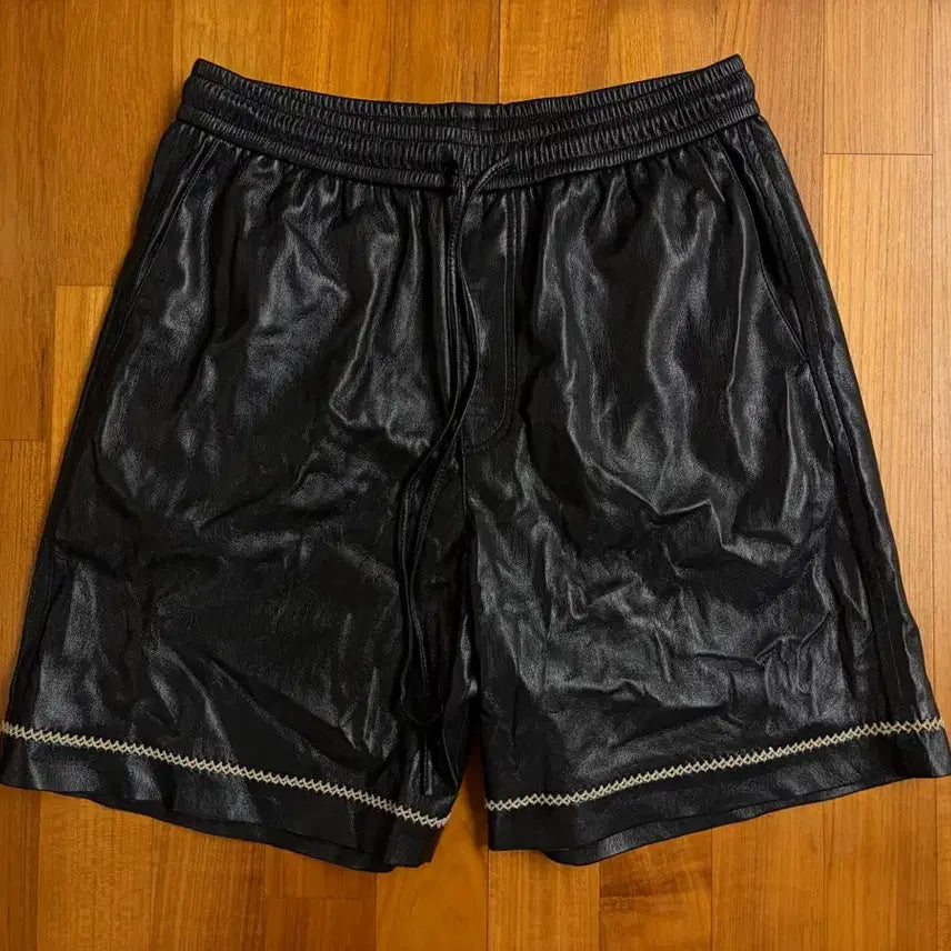 [BUNJANG] Nakedvice Vegan Leather Shorts M / 나누시카 비건 레더 쇼츠 M