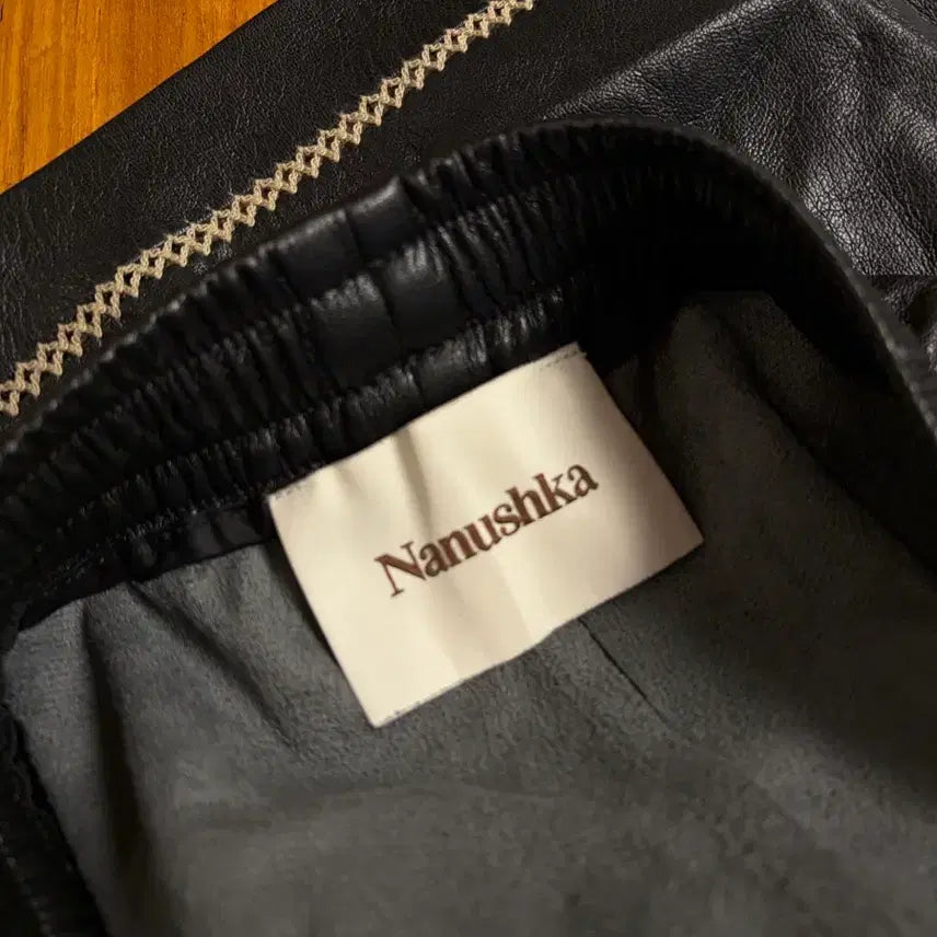 [BUNJANG] Nakedvice Vegan Leather Shorts M / 나누시카 비건 레더 쇼츠 M
