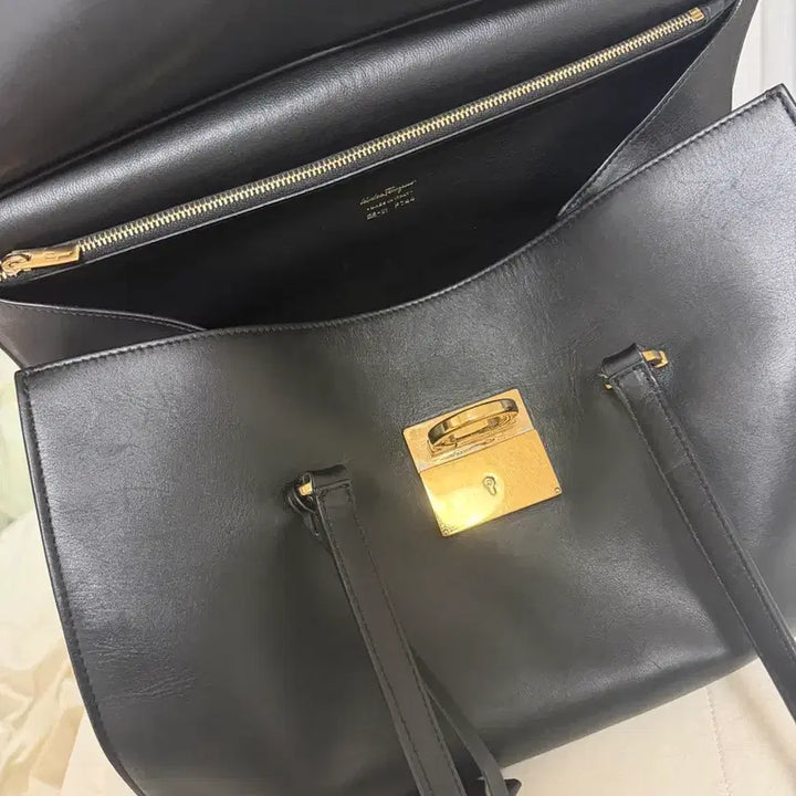 [BUNJANG] Salvatore Ferragamo Shoulder Bag / 페레가모 숄더백