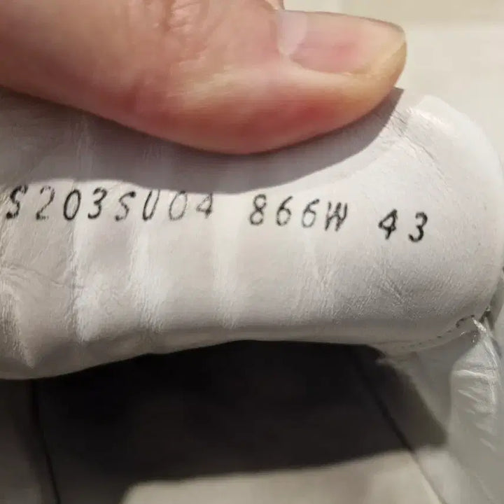 [BUNJANG] Solid Homme White Sneakers (Size 43) / 솔리드옴므 화이트 스니커즈 43