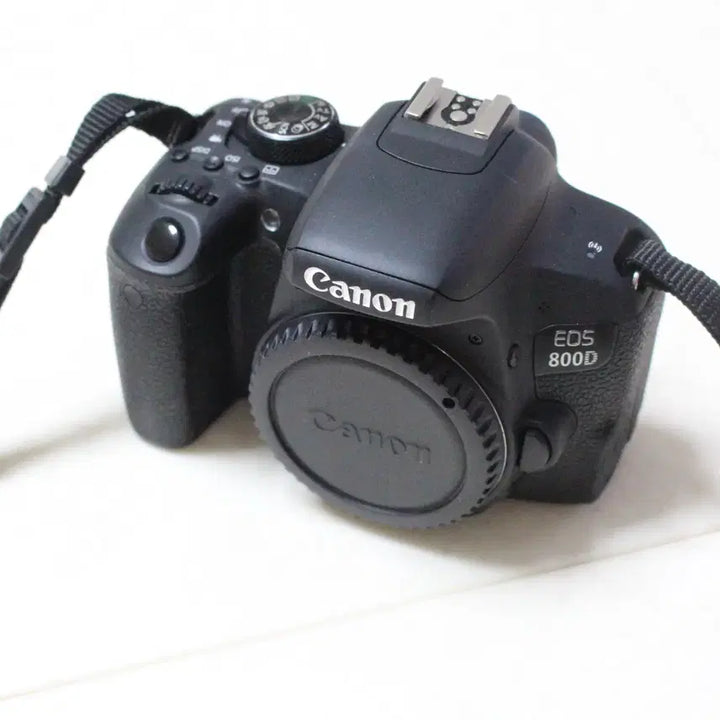 [BUNJANG] Canon 800D DSLR Camera with 18-55mm STM Lens Kit / 캐논 800d 18-55mm STM 입문용