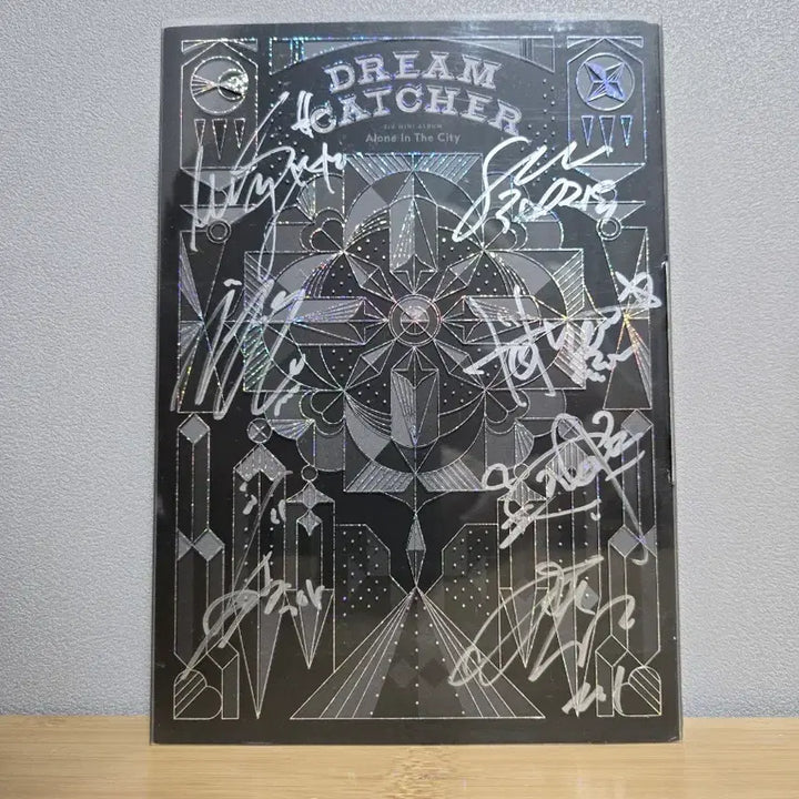 [BUNJANG] Dreamcatcher Alone in the City Signed Album / 드림캐쳐 Alone In The City 싸인 앨범