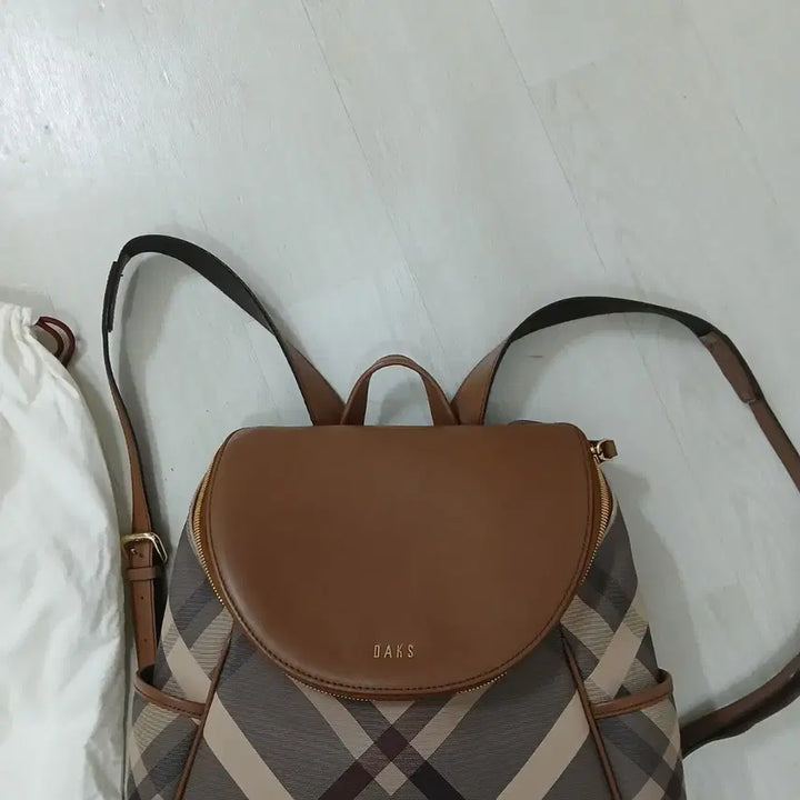 [BUNJANG] Daks Natural Leather Backpack / 닥스 천연가죽 백팩 정품