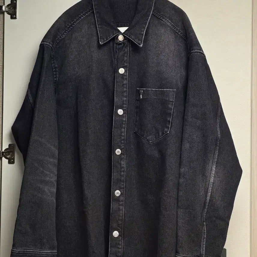 [BUNJANG] AMI Heart Logo Denim Jacket Black / [L] 아미 하트 로고 데님 자켓 블랙
