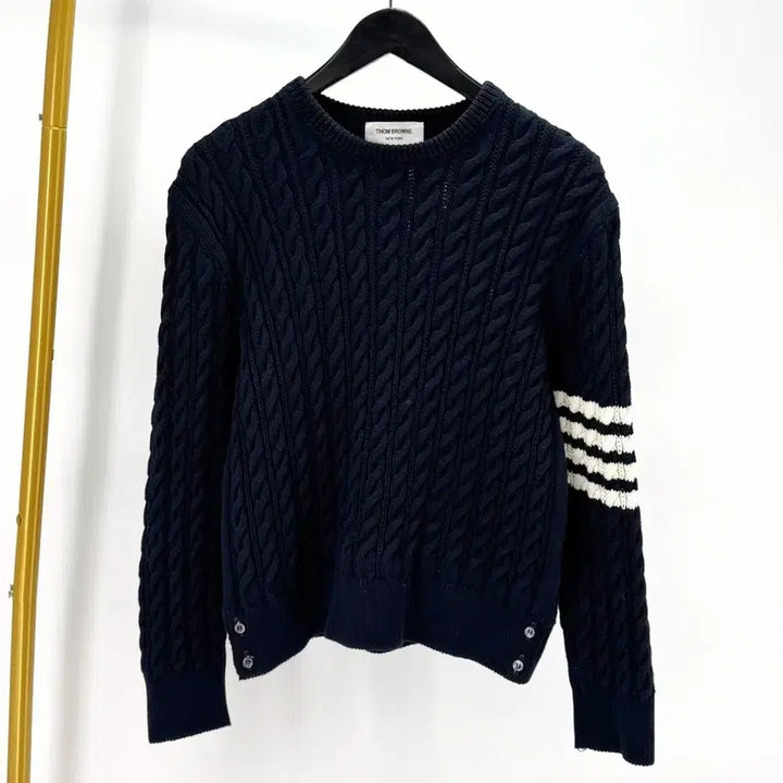 [BUNJANG] Thom Browne 4-Bar Cable Knit Sweater Navy / [3사이즈] 톰브라운 사선완장 케이블 니트 네이비 (MKA402A)