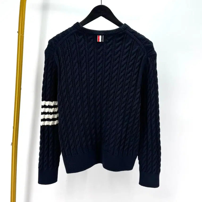 [BUNJANG] Thom Browne 4-Bar Cable Knit Sweater Navy / [3사이즈] 톰브라운 사선완장 케이블 니트 네이비 (MKA402A)