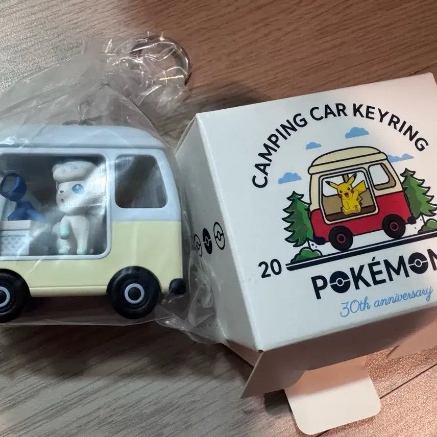 [BUNJANG] Lotte Cinema Pokemon Camping Car Keychain - Ninetales / 롯데리아 포켓몬 캠핑카키링 식스테일