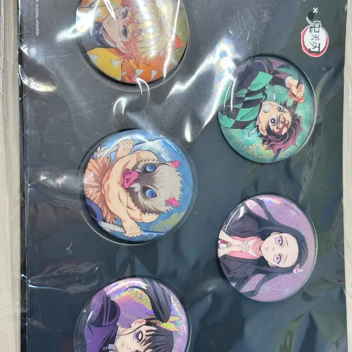 [BUNJANG] Demon Slayer: Kimetsu no Yaiba Lucking Coffee Collaboration Badge Set (Giyu, Muichiro, Shinobu, Mitsuri) / 럭킨커피 귀멸의칼날 콜라보 뱃지 세트 (기유, 무이치로, 시노부, 미츠리