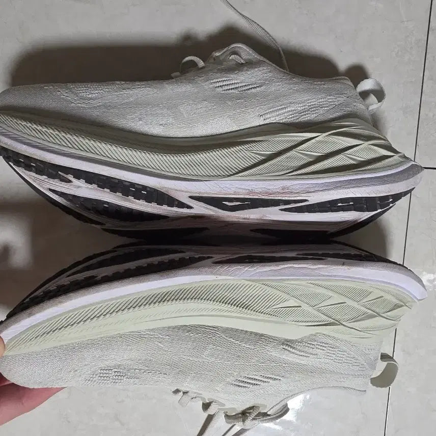 [BUNJANG] Superblast 2 Running Shoes / 슈퍼블라스트2 250