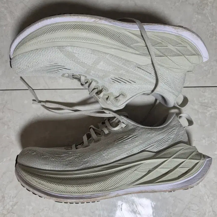 [BUNJANG] Superblast 2 Running Shoes / 슈퍼블라스트2 250