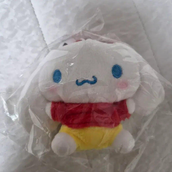 [BUNJANG] EDIYA Cinnamoroll Collaboration Keyring Plush / 이디야 짱구 시나모롤 콜라보 키링인형
