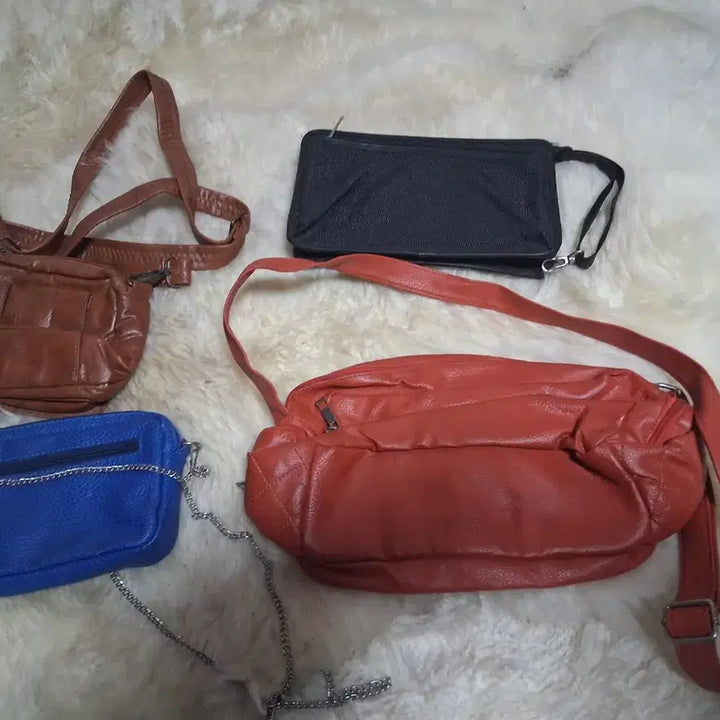 [BUNJANG] Mini Crossbody Bag Collection (Blue, Brown, Red, Black) / 미니 크로스백 가방 모음 (블루/브라운/레드/블랙) 개당 4천 4개 1만