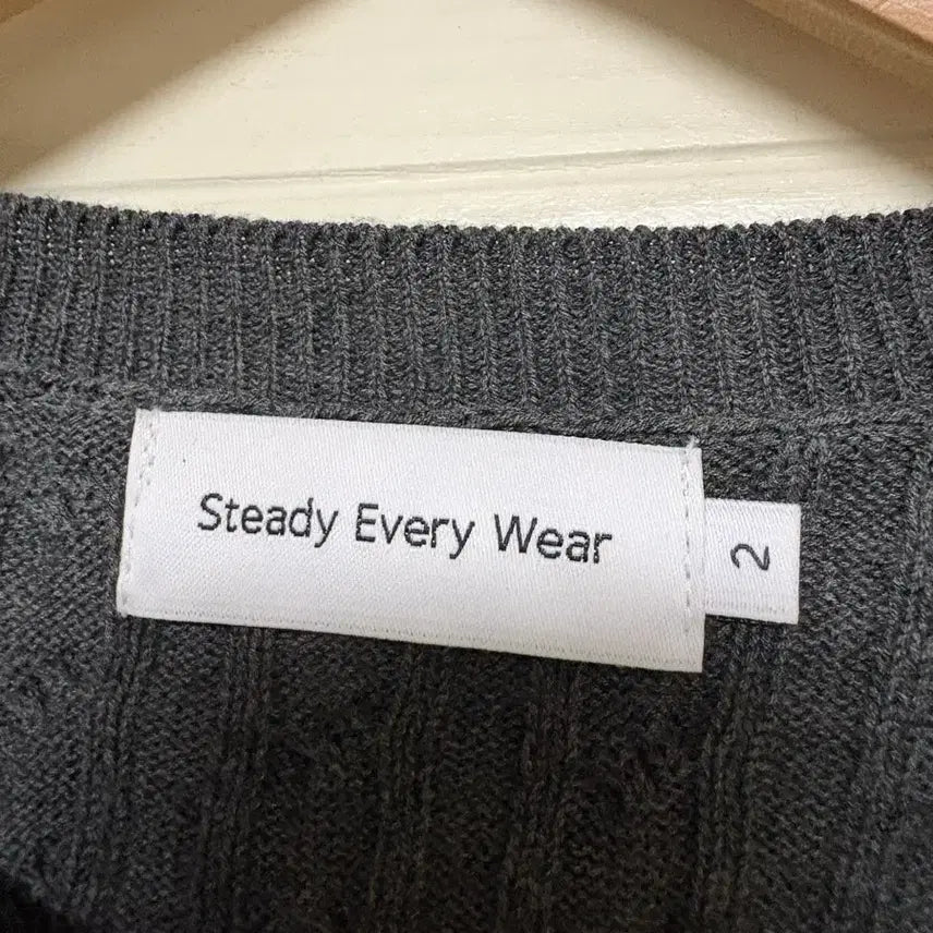 [BUNJANG] Steadyeverywhere Cable Knit Short Sleeve Dark Grey / 스테디에브리웨어 케이블니트 반팔(2) 다크그레이