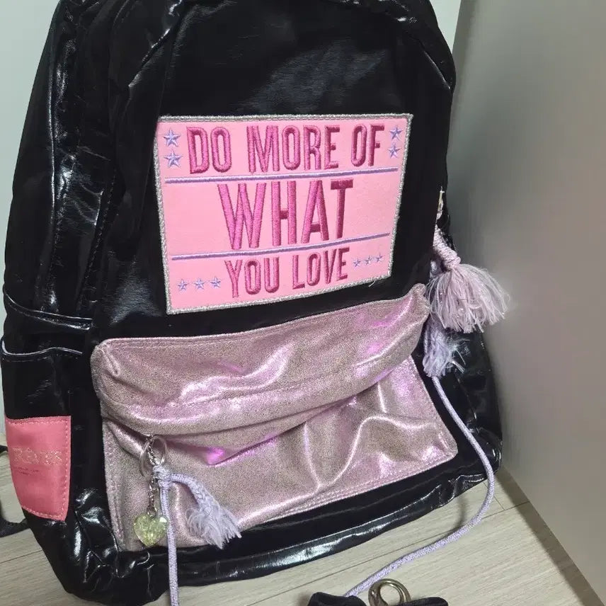 [BUNJANG] Entrev Backpack with Ribbon Keychain / 앙트레브 백팩