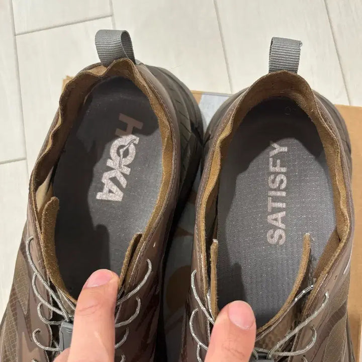[BUNJANG] Hoka Satisfaction Collaboration Mafate Speed Lite Runner 285 / [285] 호카 새티스파이 마파테 스피드 라이트러버