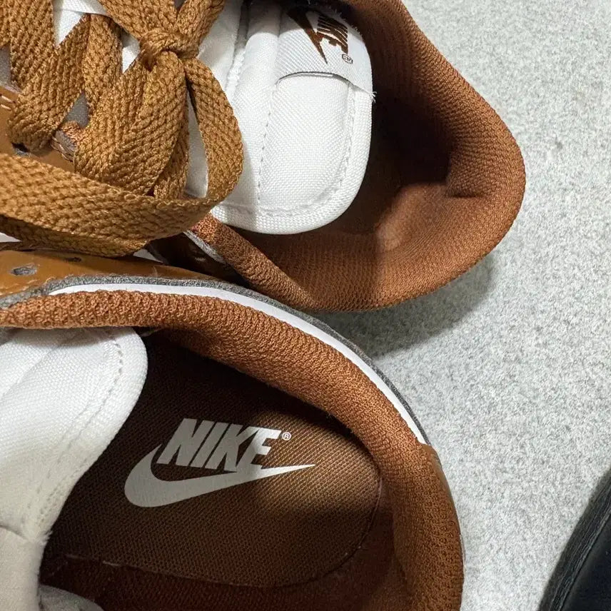 [BUNJANG] Nike Court Vision Low Brown Sneakers / 덩크로우 브라운