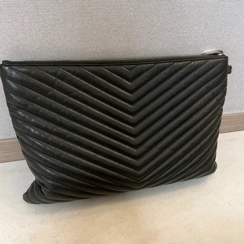 [BUNJANG] Saint Laurent Black Leather Clutch Bag / 생로랑 블랙 레더 클러치 백