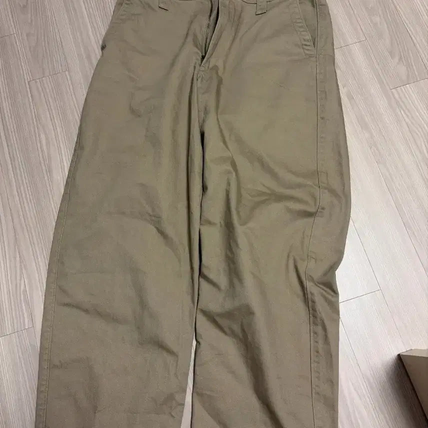 [BUNJANG] Uniqlo Wide Fit Chino Pants Brown / 유니클로 와이드핏 치노팬츠 35브라운