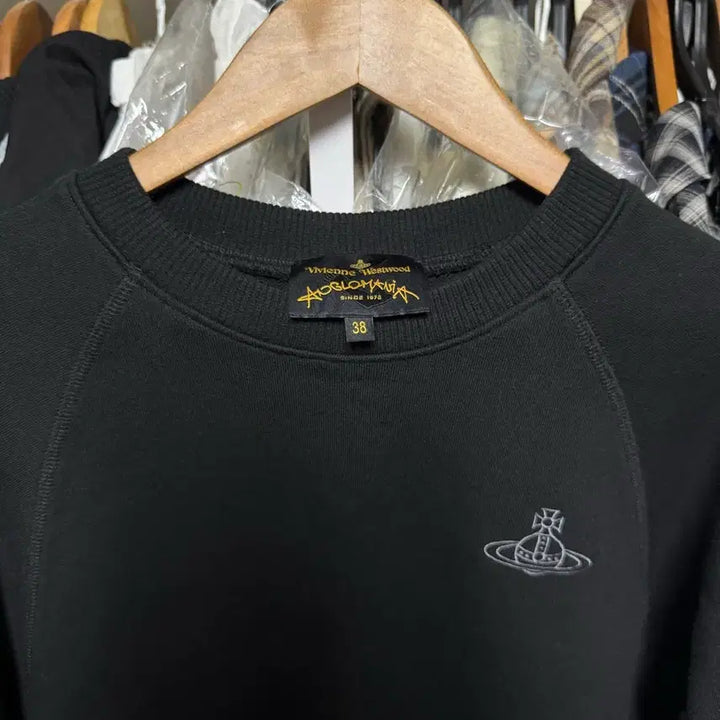 [BUNJANG] Vivienne Westwood Sweatshirt Black 38 / 비비안웨스트우드 맨투맨 블랙 38