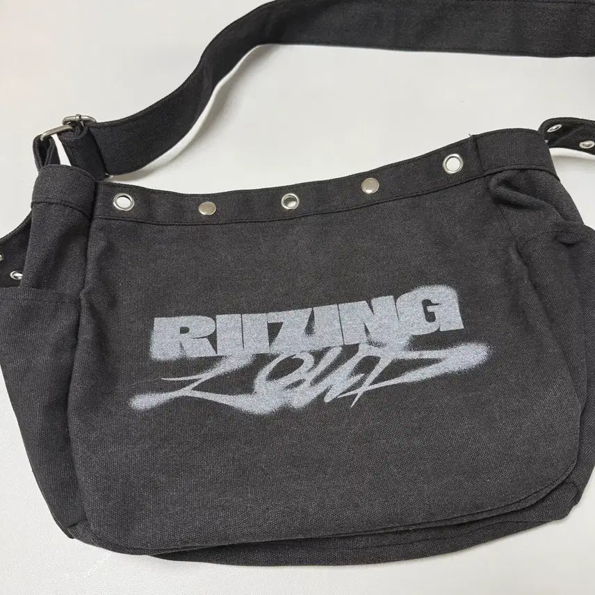 [BUNJANG] RIIZE Rizing Charms Strap Bundle Set / 라이즈 가방 스트랩 원빈 쇼타로 자석즈 참 포함 은석 가방