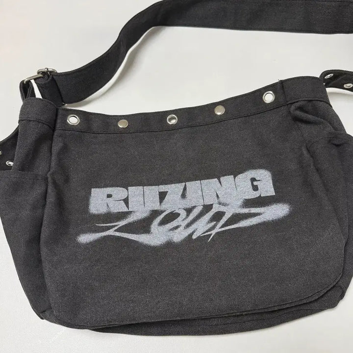 [BUNJANG] RIIZE Rizing Charms Strap Bundle Set / 라이즈 가방 스트랩 원빈 쇼타로 자석즈 참 포함 은석 가방