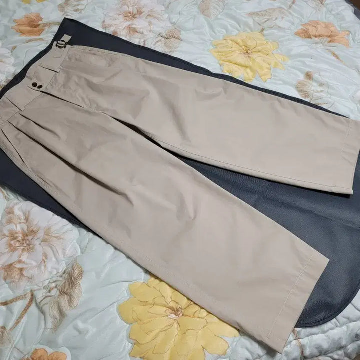 [BUNJANG] Another Office Santiago Chino Pants Oat Milk / 어나더오피스 산티아고 치노 팬츠(oat milk) 01 팝니다