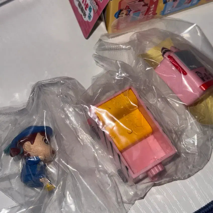 [BUNJANG] Crayon Shin-chan Re-Ment Kindergarten Bus Glass Figure / 짱구는 못말려 리멘트 유치원 버스 유리 피규어 미개봉