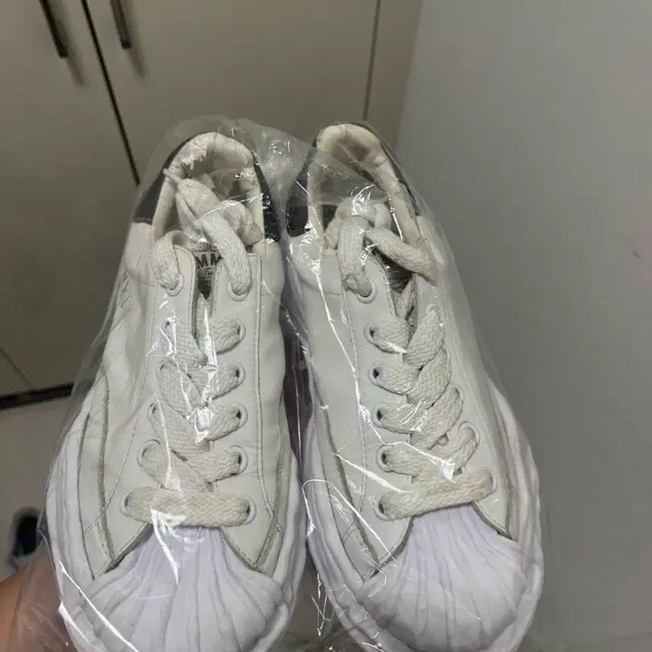 [BUNJANG] Mihara Yasuhiro White Sneakers Size 42 / 미하라야스히로 42 사이즈