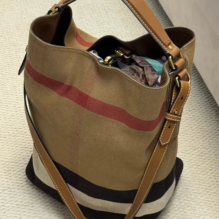 [BUNJANG] Burberry Ashby Hobo Shoulder Bag / 버버리 애쉬비 숄더백