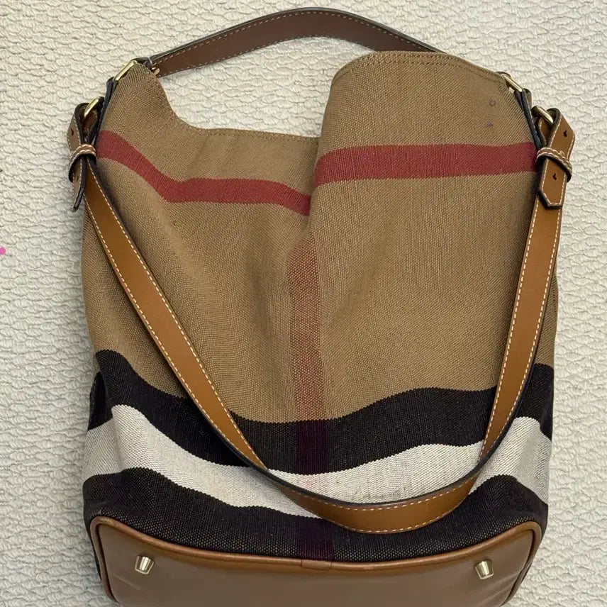 [BUNJANG] Burberry Ashby Hobo Shoulder Bag / 버버리 애쉬비 숄더백