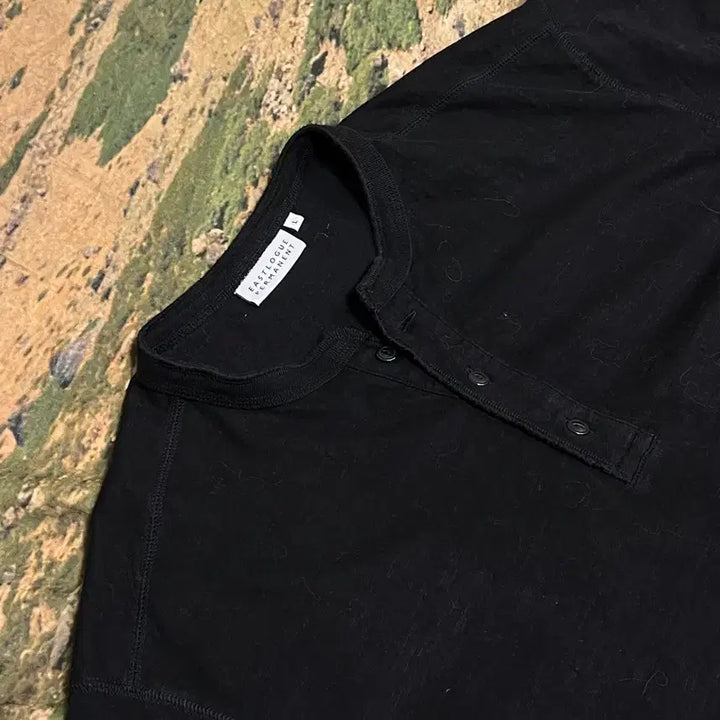 [BUNJANG] Eastlogue Black Henly Neck T-shirt L / EASTLOGUE 검정 헨리넥 티셔츠 L