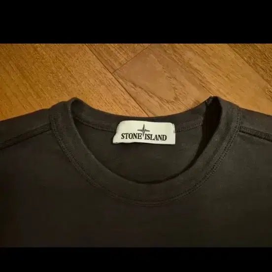 [BUNJANG] Stone Island 21ss Charcoal Long Sleeve Sweatshirt M / 스톤아일랜드 21ss 롱슬리브 맨투맨 차콜색 백화점정품 M