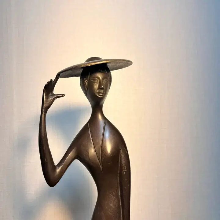 [BUNJANG] Bronze Woman with Hat Sculpture (62cm) / 동브론즈 모자 쓴 여인 (62cm)