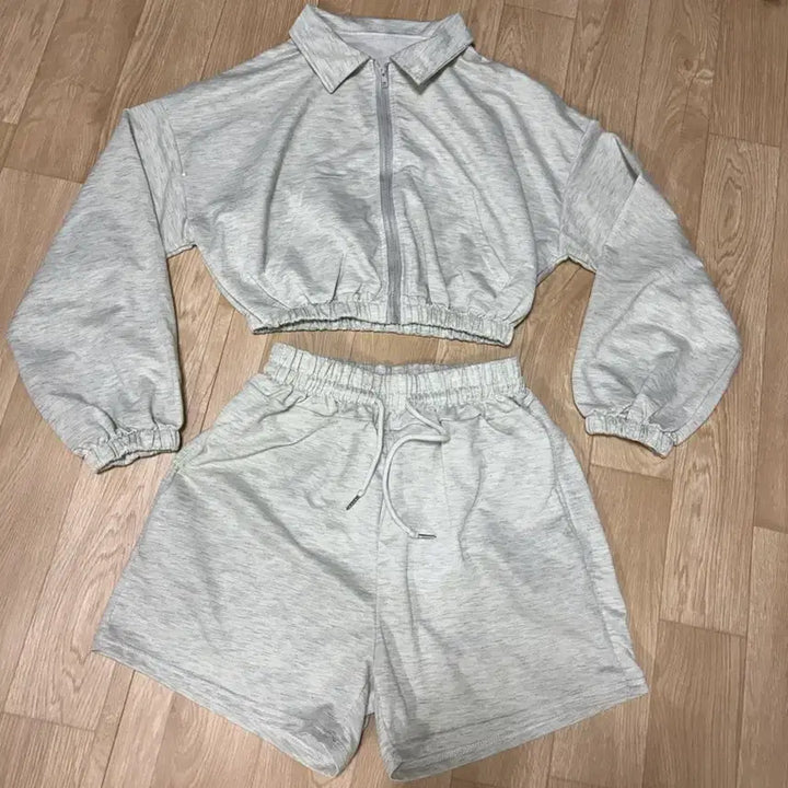 [BUNJANG] Cropped Zip-Up Set (Grey) / 크롭 집업 세트 (그레이) free