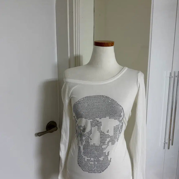 [BUNJANG] White Skull Cubic Punk Long Sleeve Top / 화이트 해골 큐빅 펑크 롱슬리브 어항빈티지진리엣팃시베이비베어소소혜지