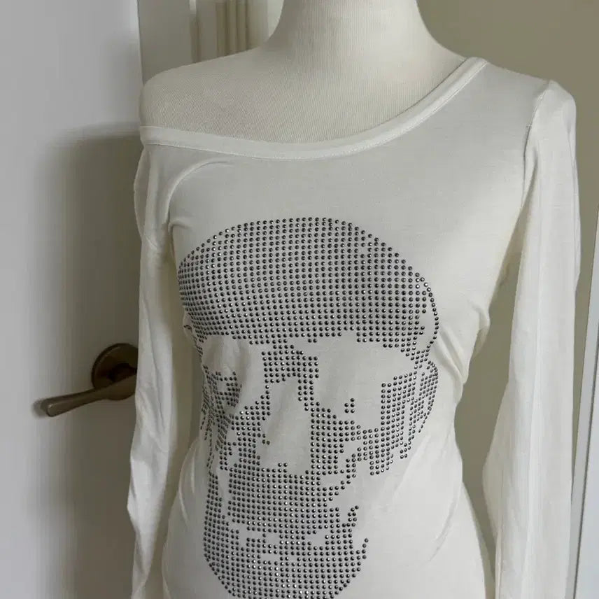 [BUNJANG] White Skull Cubic Punk Long Sleeve Top / 화이트 해골 큐빅 펑크 롱슬리브 어항빈티지진리엣팃시베이비베어소소혜지