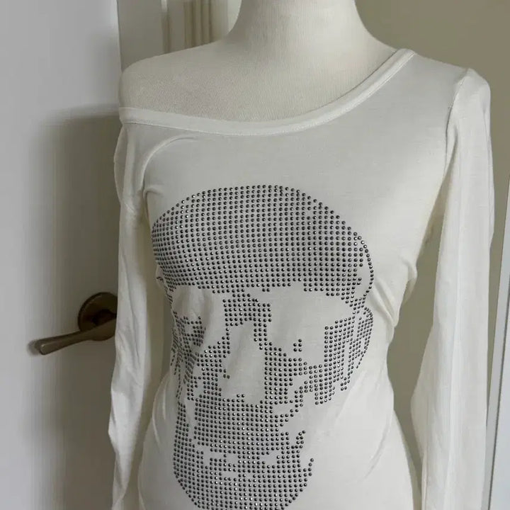 [BUNJANG] White Skull Cubic Punk Long Sleeve Top / 화이트 해골 큐빅 펑크 롱슬리브 어항빈티지진리엣팃시베이비베어소소혜지