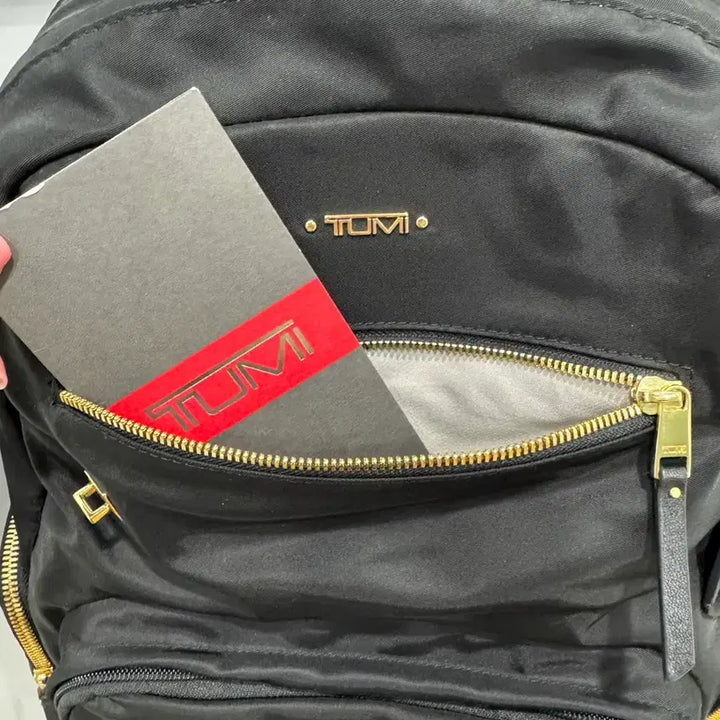 [BUNJANG] TUMI Black Backpack with Gold Zipper Detail / TUMI 투미 블랙 백팩 + 금장 지퍼 디테일