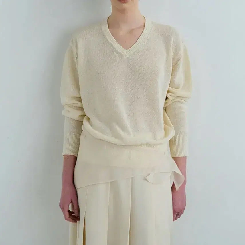 [BUNJANG] AUBEWUR Hour Paper V-Neck Knit Ivory (Scarf Set) / [OS] 아우브아워 페이퍼 브이넥 니트 아이보리(스카프 세트)