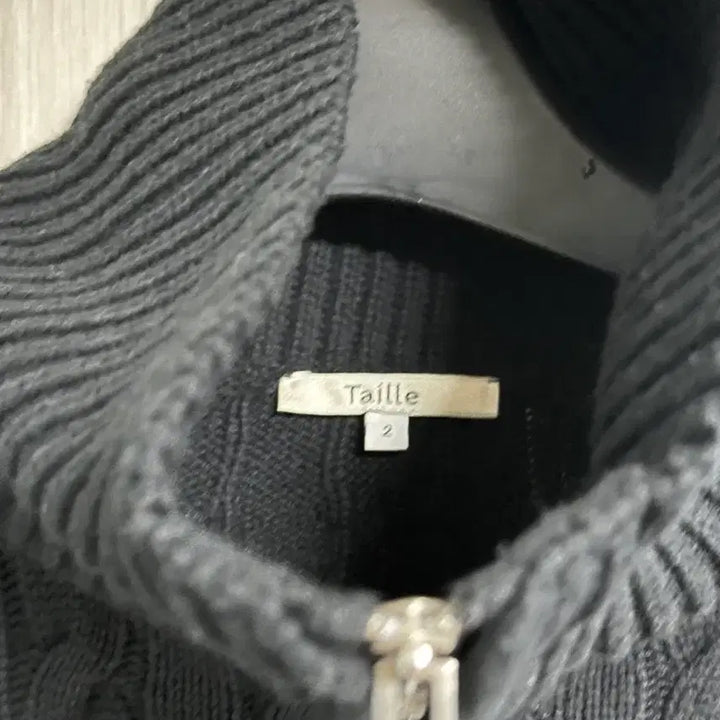 [BUNJANG] Tylee High Neck Multi Cable Zip-Up Sweater Dark Navy / (2) 타일레 하이넥 케이블 집업 다크네이비