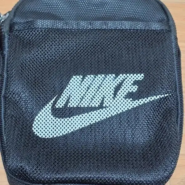 [BUNJANG] Nike Mini Crossbody Bag BA5871-010 / 나이키 미니 크로스백 팝니다
