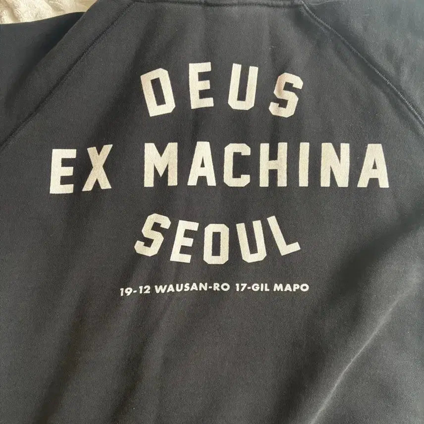 [BUNJANG] Deus Ex Machina Seoul Hoodie Black L / 데우스 엑스 마키나 서울 후드티 L 블랙