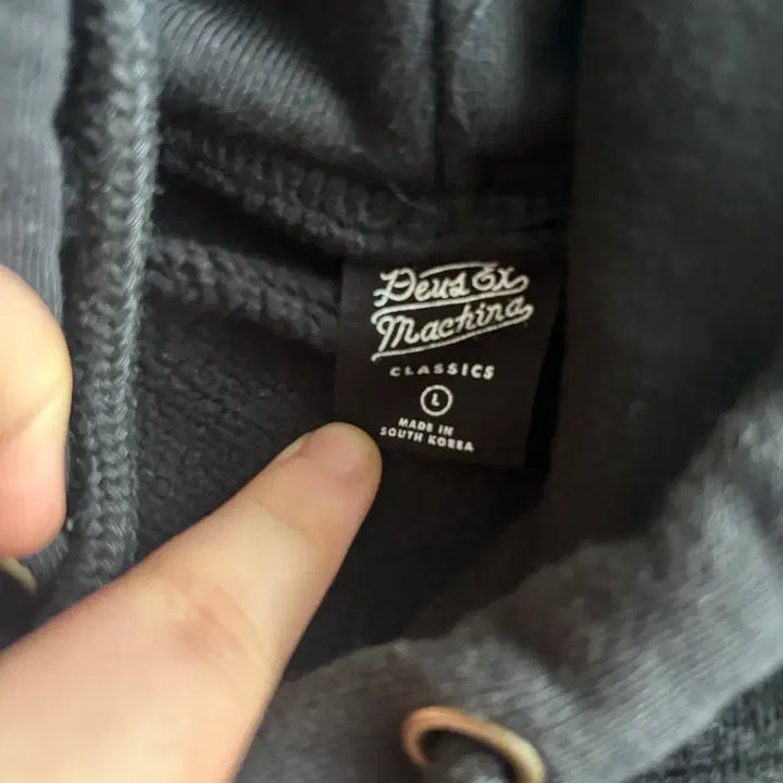 [BUNJANG] Deus Ex Machina Seoul Hoodie Black L / 데우스 엑스 마키나 서울 후드티 L 블랙