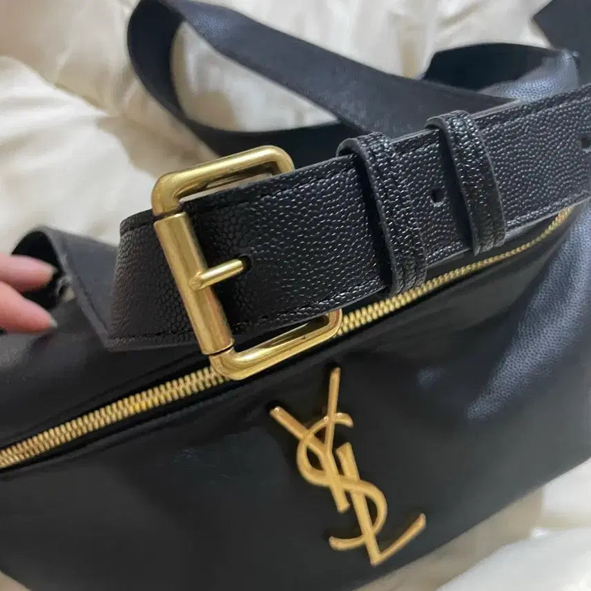 [BUNJANG] Saint Laurent Black Leather Belt Bag / 블랙 레더 숄더백