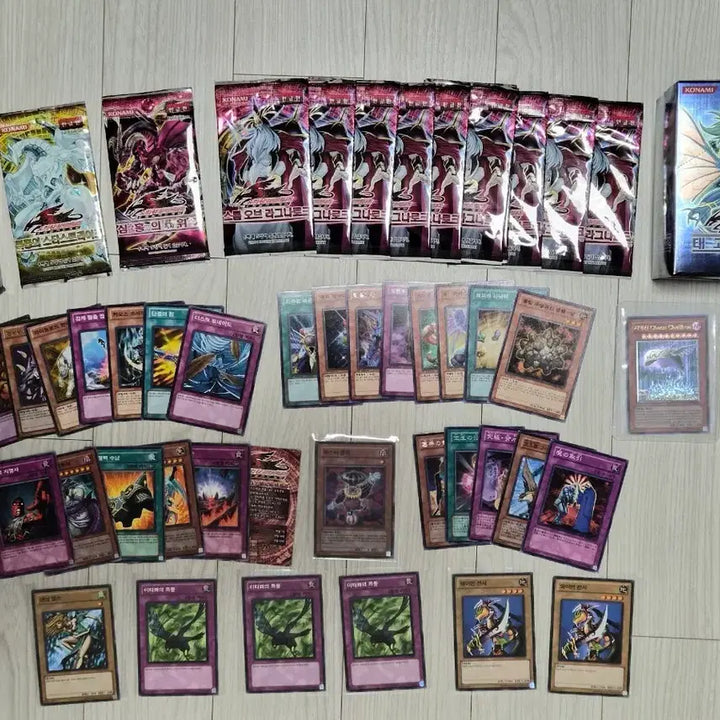 [BUNJANG] Yu-Gi-Oh! Sealed 1st Edition &amp; Silver Label Packs, Vintage Empty Box, Assorted Cards Bundle / 유희왕 미개봉 1st,은줄 팩 고전빈박스 구얼티 잡카 일괄 정리합니다