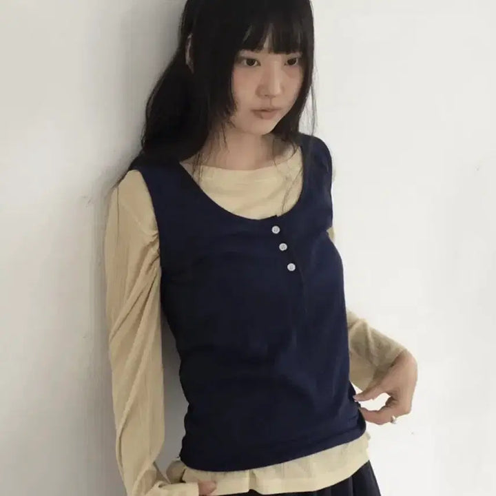 [BUNJANG] Sleeveless U-Neck Button Tank Top / 에이블리 레이어드 스니크 유넥 단추 나시
